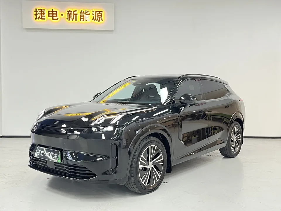 Lynk & Co 08 EM-P 2025