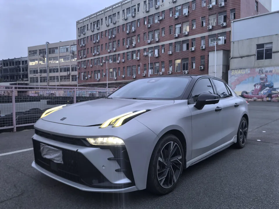 Lynk & Co 03 2022