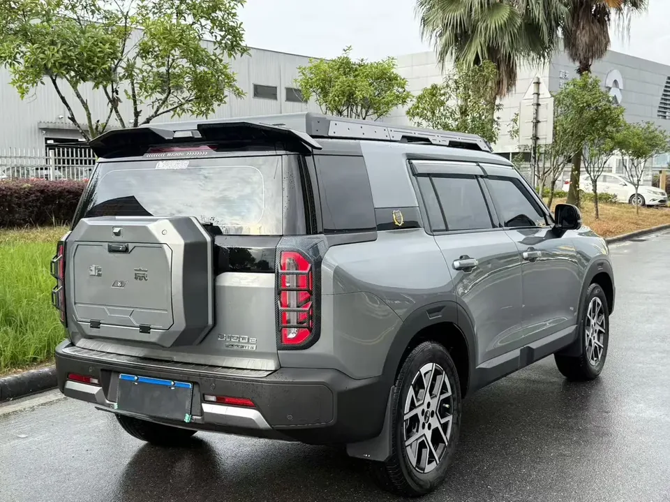 BAIC Beijing Off-road BJ30 Traveler 1.5T DHT Hybrid Standard Edition 2026 — миниатюра 2