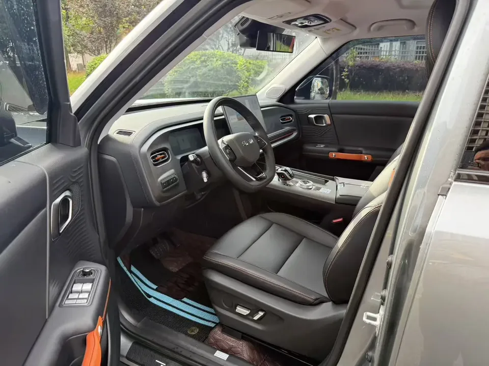 BAIC Beijing Off-road BJ30 Traveler 1.5T DHT Hybrid Standard Edition 2026 — миниатюра 3