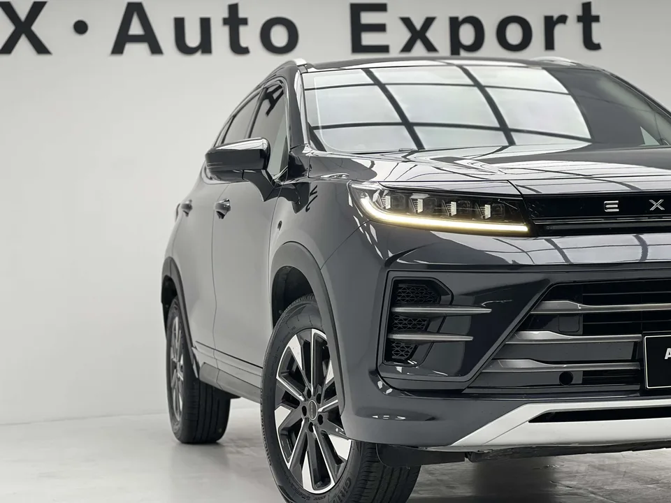 Exeed LX Chasing the stars Riding the Wind and Waves Edition 1.5T CVT Yufengxing Edition 2022 — thumbnail 3
