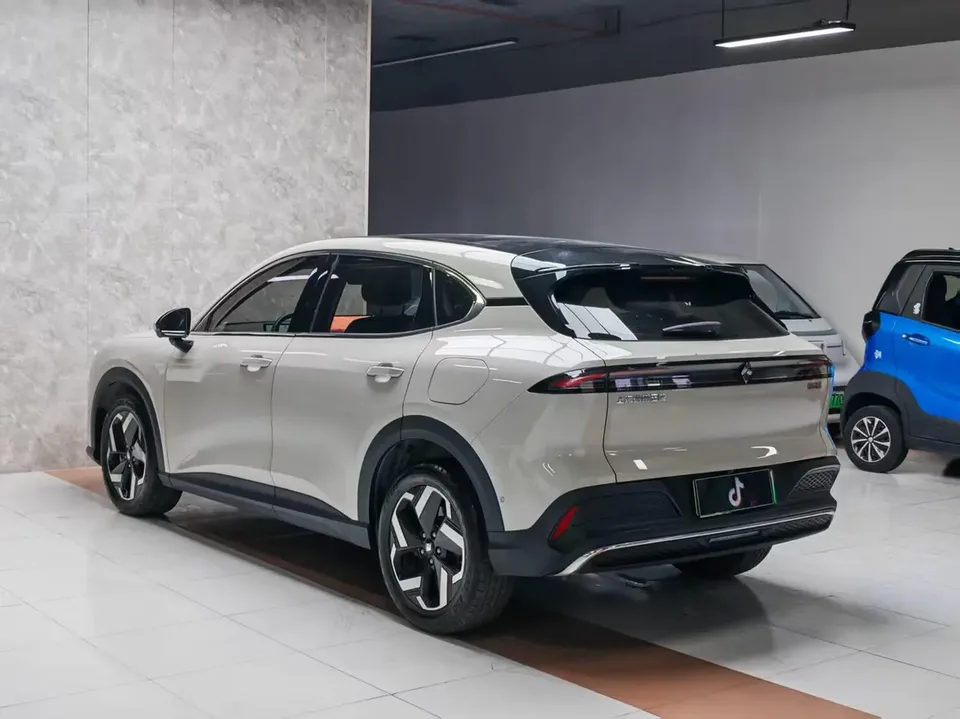 Baojun Yunhai PHEV Yunhai PHEV model 140km plug-in hybrid version 2024 — thumbnail 4