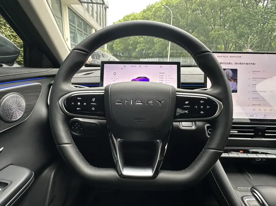 Chery Arrizo 8 PRO 290TGDI DCT Luxury Edition+ 2025 — миниатюра 3