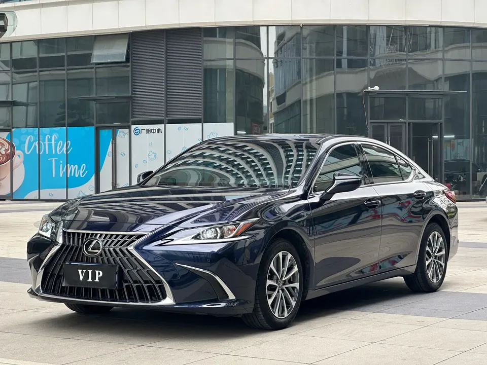 Lexus ES 2024