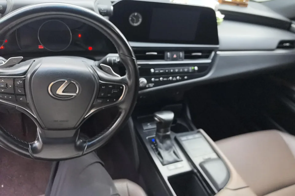 Lexus ES 200 Excellence Edition 2022 — миниатюра 3