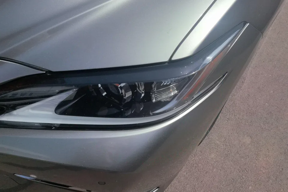 Lexus ES 200 Excellence Edition 2022 — миниатюра 2