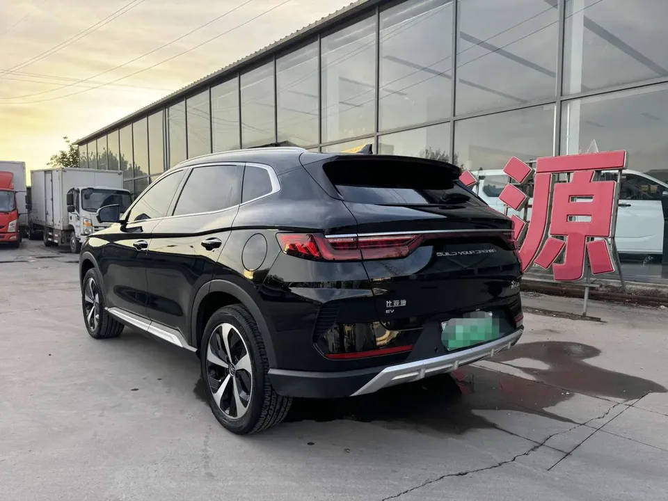 BYD Song PLUS EV Song PLUS EV flagship model 2022 — thumbnail 2
