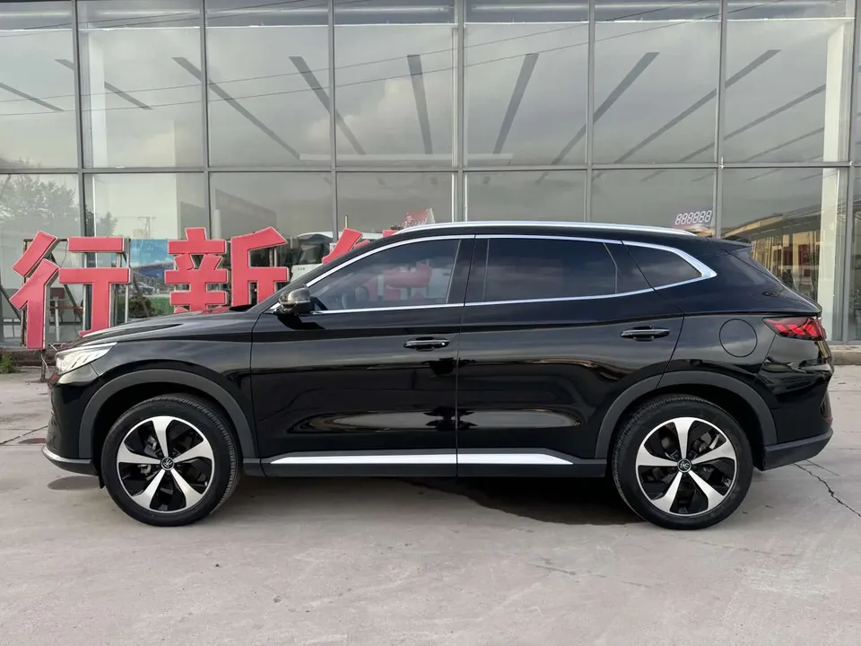 BYD Song PLUS EV Song PLUS EV flagship model 2022 — thumbnail 4