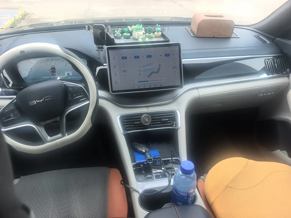 BYD Song PLUS DM DM-i Champion Edition 110KM Flagship Model 2024 — миниатюра 5
