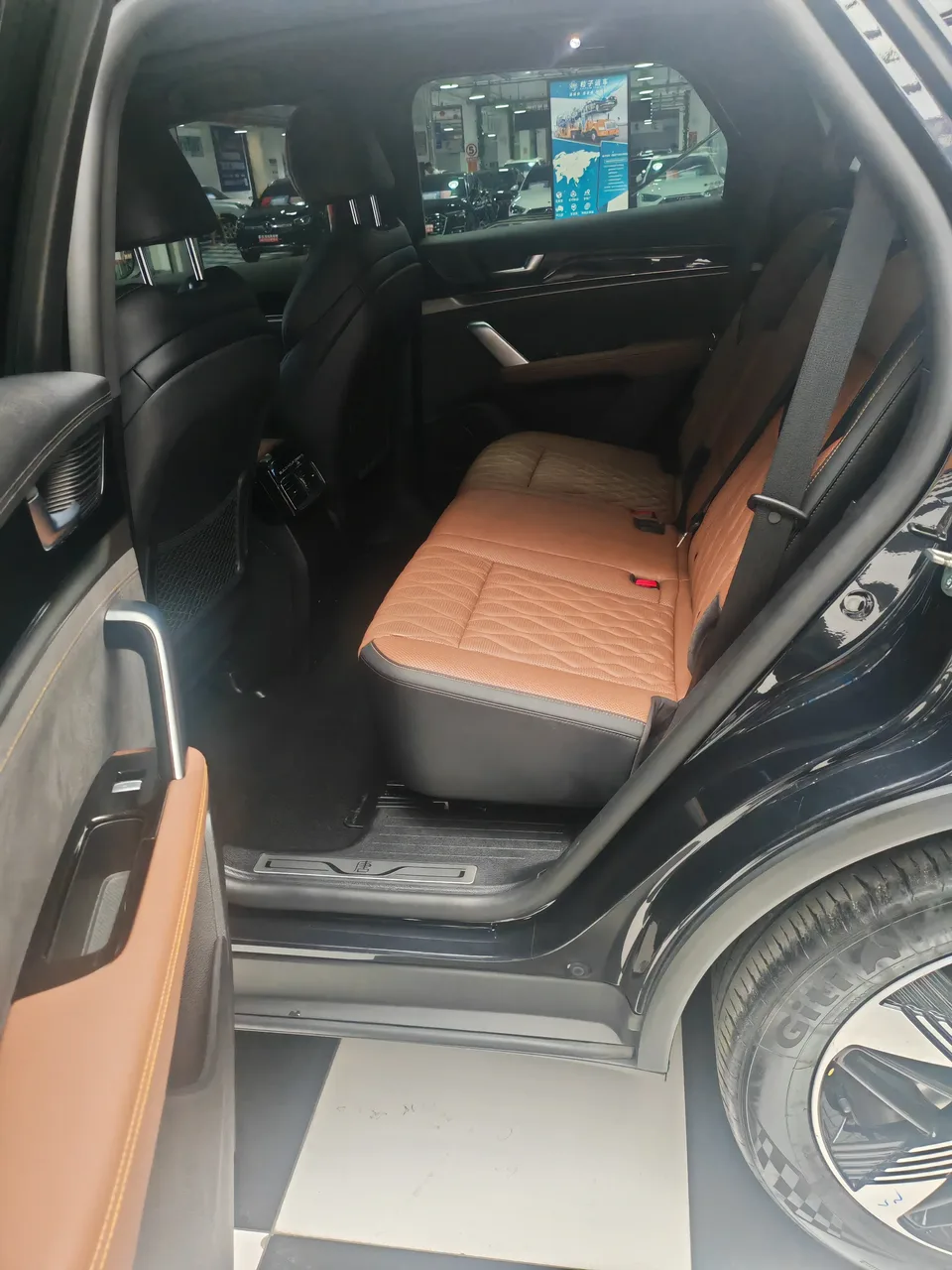 BYD Tang DM DM-i Champion Edition 112KM Premium Edition 2024 — миниатюра 3