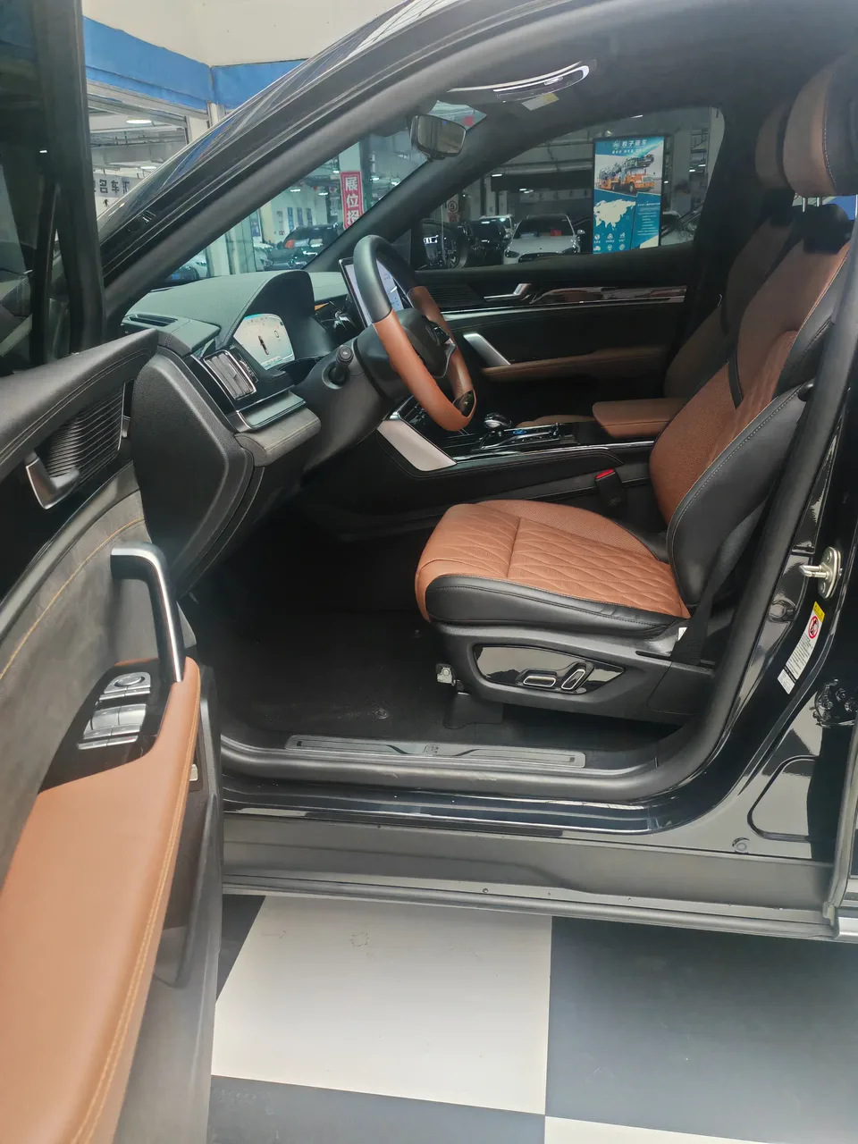 BYD Tang DM DM-i Champion Edition 112KM Premium Edition 2024 — миниатюра 4