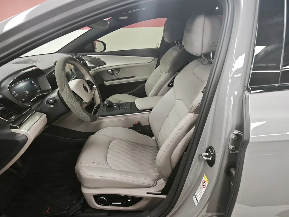 BYD Han EV Honor Edition 605KM Premium Model 2025 — миниатюра 3