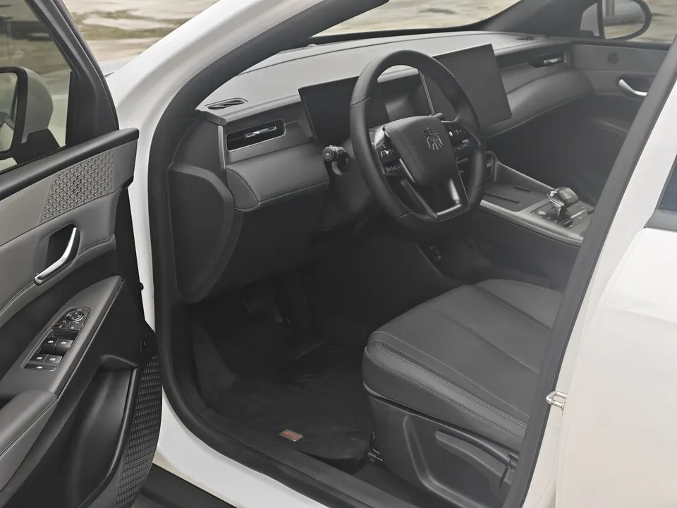 BYD Qin PLUS EV Smart Driving Edition 420KM Leading Edition 2025 — миниатюра 5
