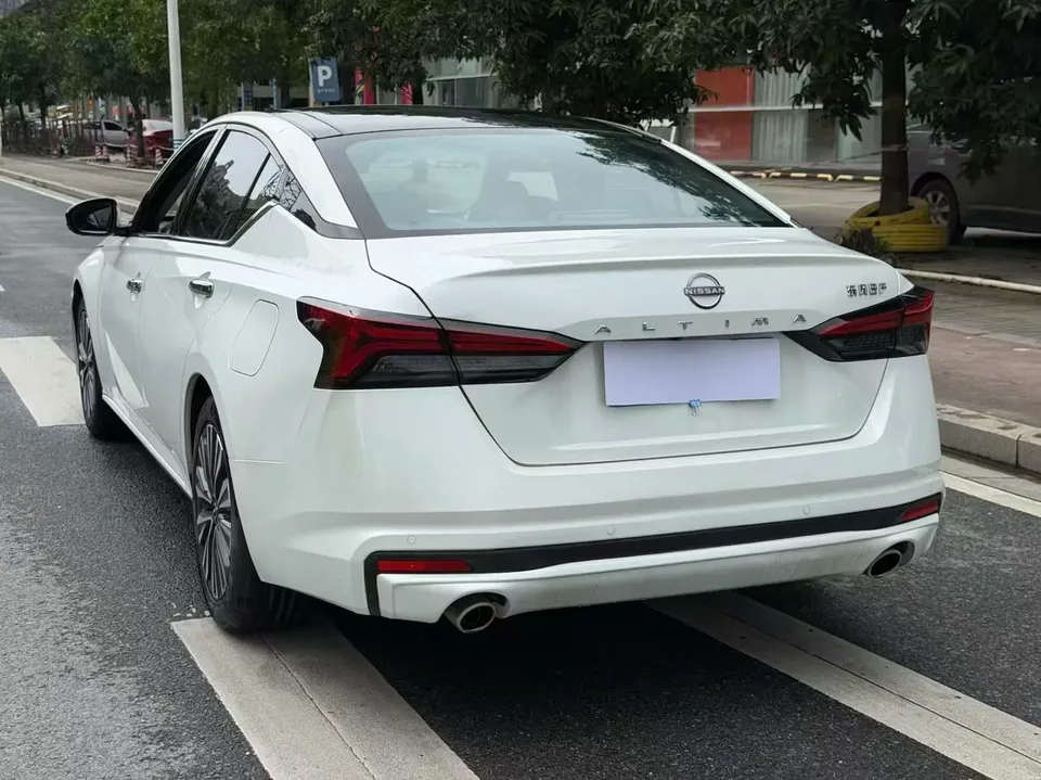 Nissan Altima Teana Teana 2.0L XL-TLS Enjoy Edition 2023 — thumbnail 4