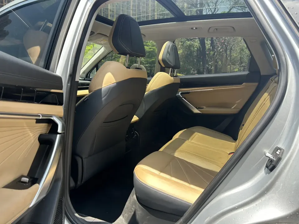 Geely Atlas L Boyue L 2023 1.5TD DCT Premium Edition 2023 — миниатюра 3