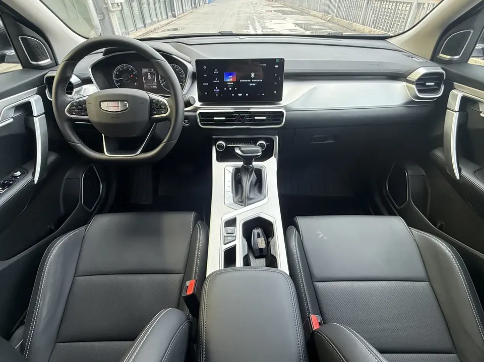 Geely Coolray SX11 Binyue 2025 1.5L CVT Super Edition 2026 — миниатюра 3