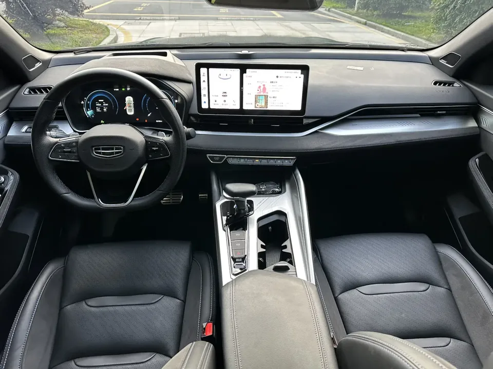 Geely Xing Rui Xingrui 2023 2.0T only available in green version 2024 — миниатюра 3