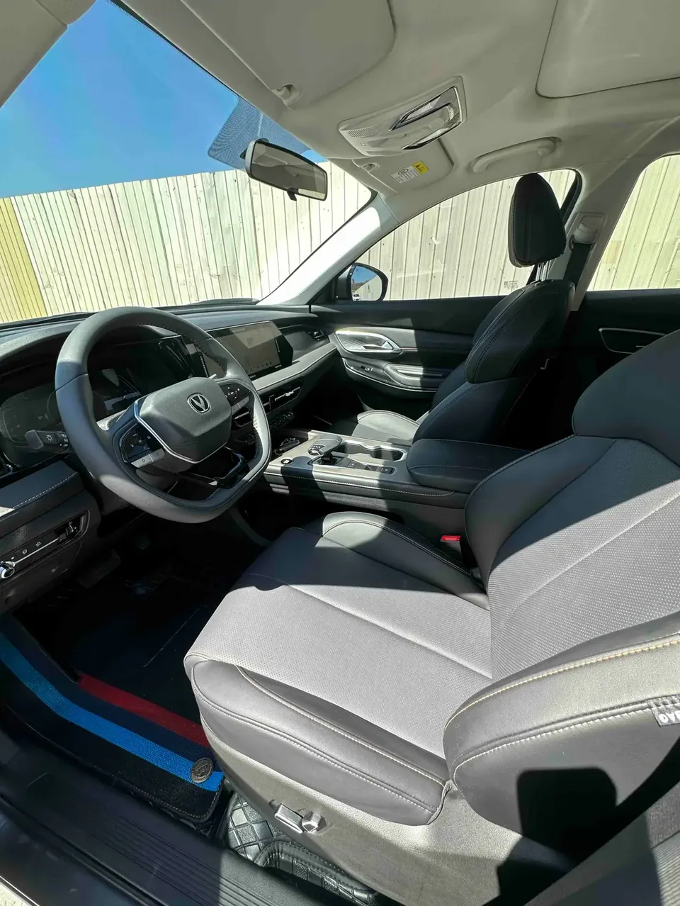 Changan X7 PLUS 1.5T DCT respected 7-seater 2024 — миниатюра 3