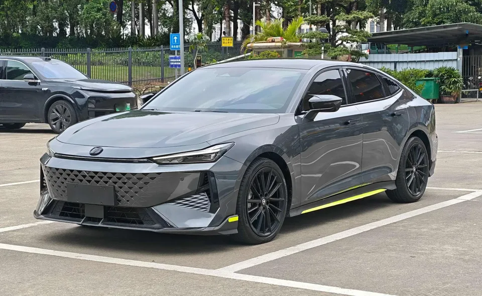 Changan UNI-V 2024
