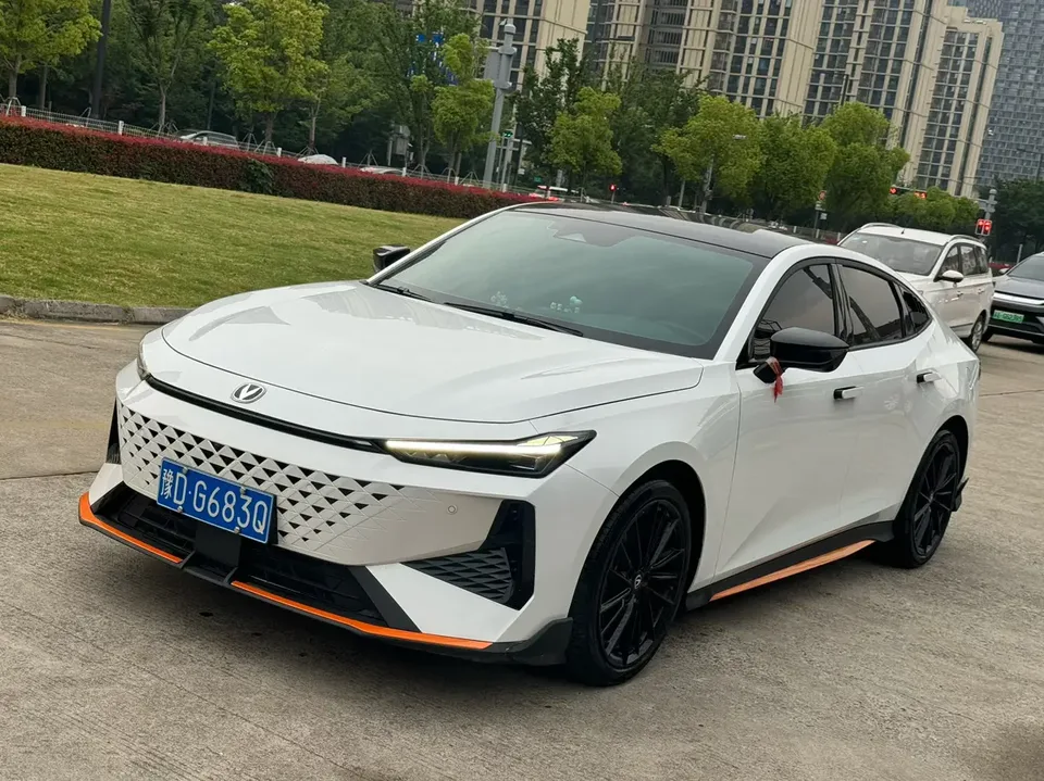Changan UNI-V 2024