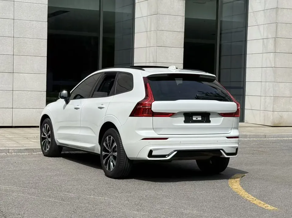 Volvo XC60 Volvo XC60 B5 4WD Zhiyuan Sports Edition 2023 — thumbnail 2