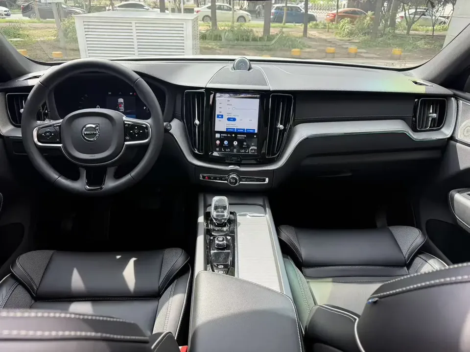 Volvo XC60 Volvo XC60 B5 4WD Zhiyuan Sports Edition 2023 — thumbnail 4