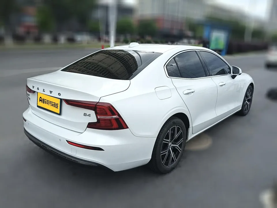 Volvo S60 Volvo S60 2024 B4 Luxury Edition 2024 — миниатюра 4