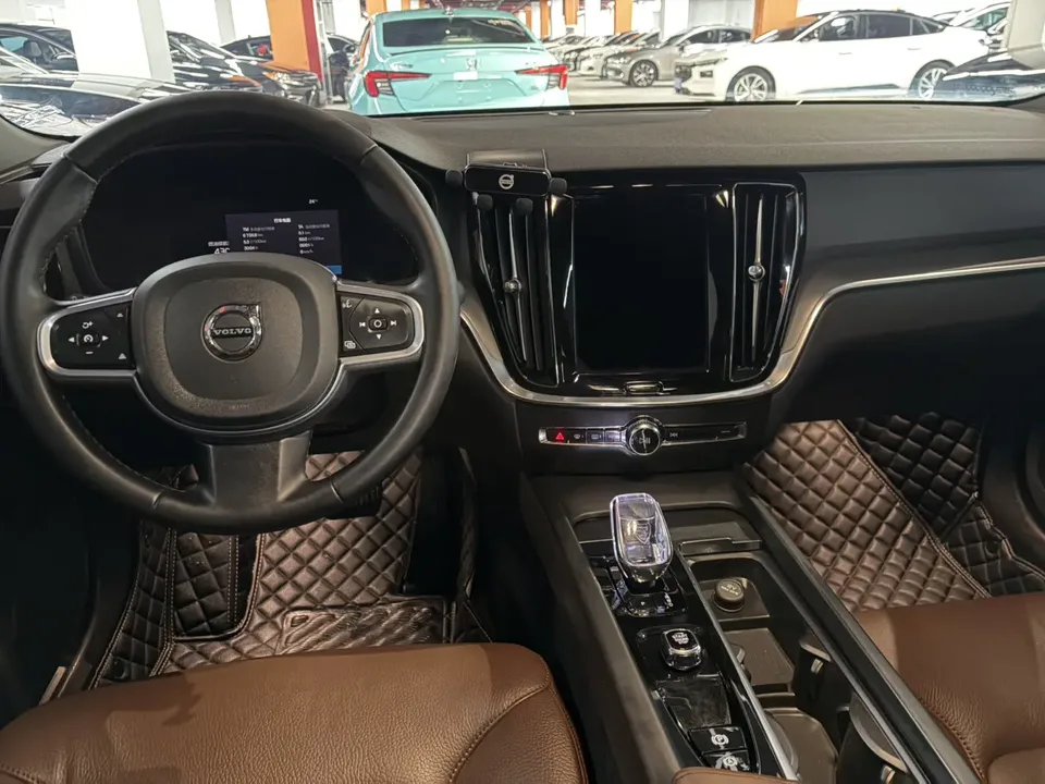 Volvo S60 Volvo S60 2024 B4 Luxury Edition 2024 — миниатюра 3