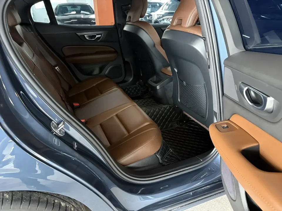 Volvo S60 Volvo S60 2024 B4 Luxury Edition 2024 — миниатюра 4