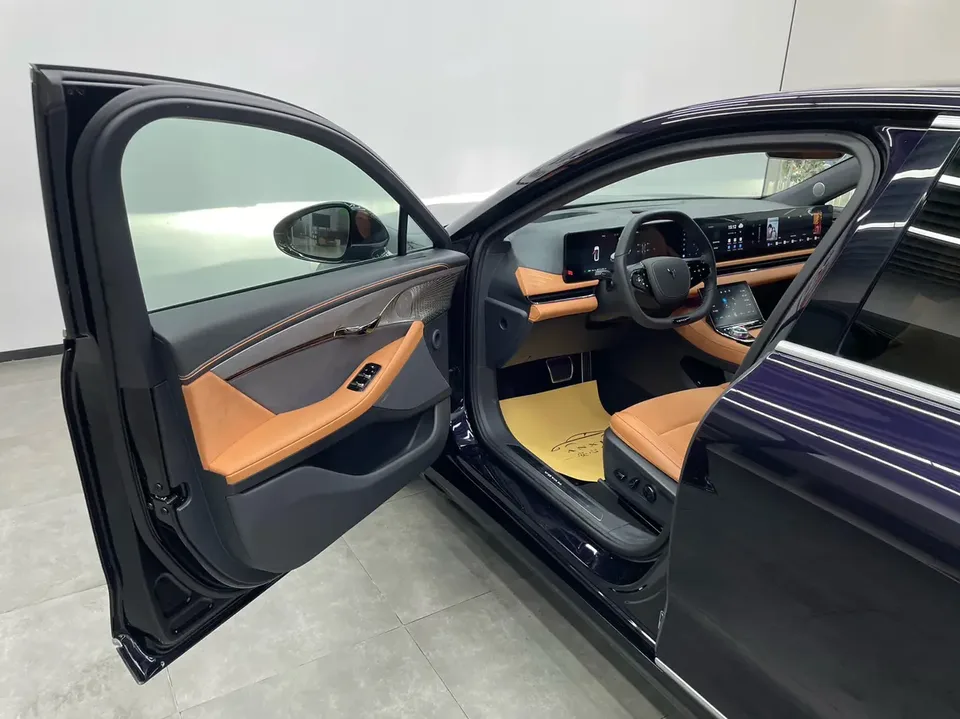 Voyah Passion PHEV Lantu Chasing Light PHEV 2024 ultra-long range four-wheel drive flagship version 2024 — миниатюра 5