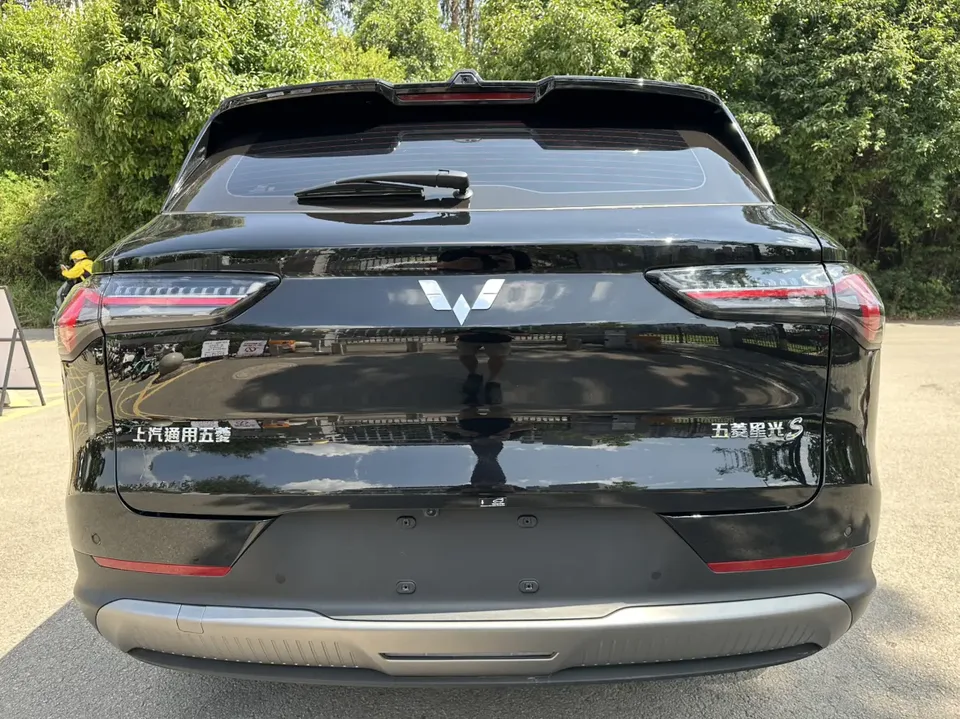Wuling Starlight S PHEV 130km Flagship Model 2025 — миниатюра 2