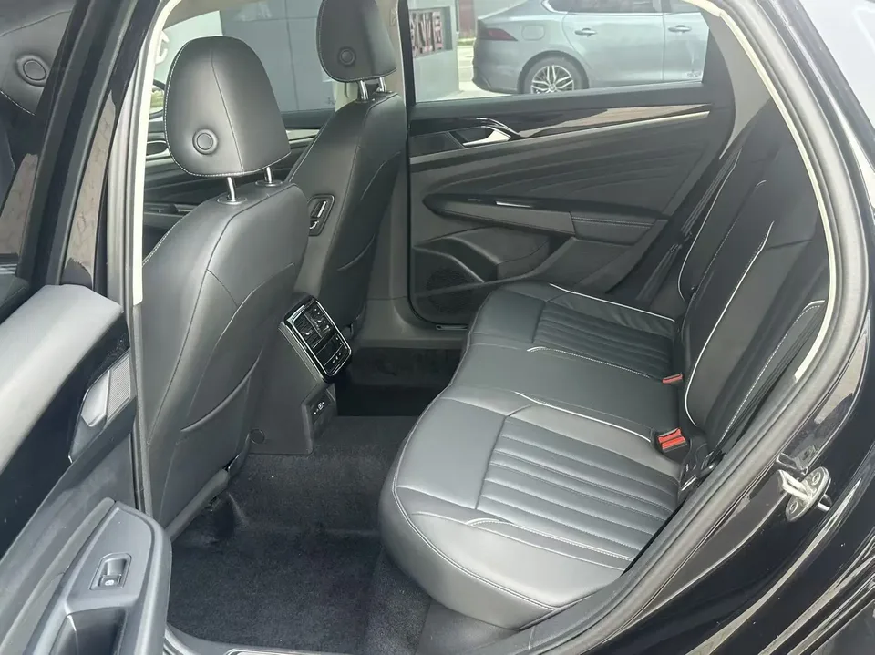 Volkswagen Passat PHEV Passat PHEV 2023 430PHEV Hybrid Elite Edition 2024 — миниатюра 3