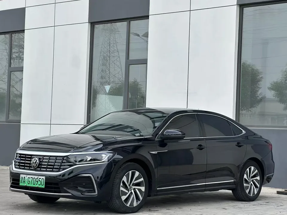 Volkswagen Passat PHEV 2024