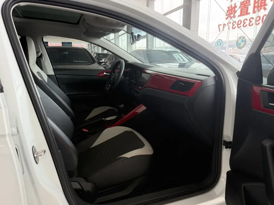 Volkswagen Polo Polo facelift Plus 1.5L Automatic Colorful Technology Edition 2023 — thumbnail 3
