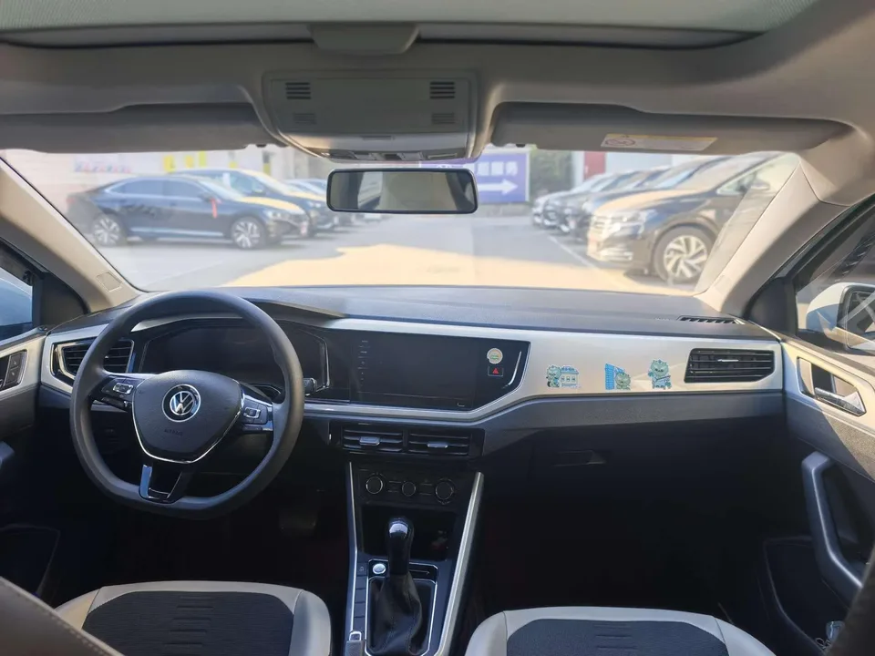 Volkswagen Polo Polo 2023 Plus 1.5L Automatic Colorful Technology Edition 2023 — миниатюра 2