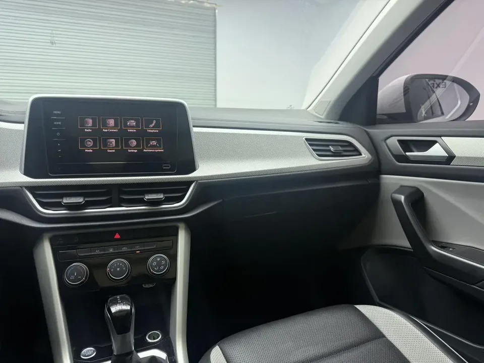 Volkswagen T-Roc 280TSI DSG Time Edition 2023 — миниатюра 3