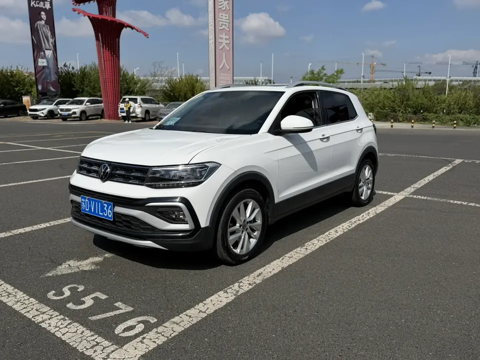 Volkswagen Tu Kai Tu Kai Tukai 2022 1.5L automatic comfort version 2022 — photo 1, buy with delivery to Moscow