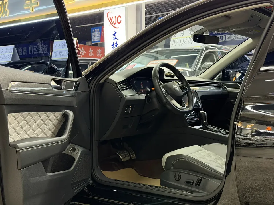 Volkswagen Magotan Magotan 2023 2 million commemorative edition 330TSI DSG leading model 2023 — миниатюра 3