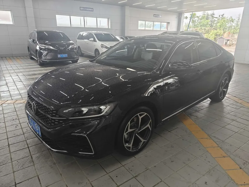 Volkswagen Passat 2024