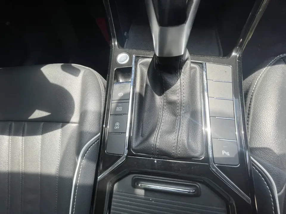 Volkswagen Passat facelift 330TSI Star Elite Edition 2023 — миниатюра 3