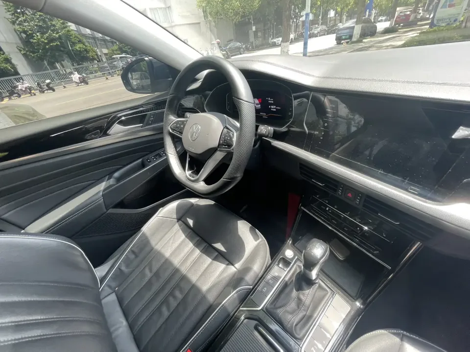 Volkswagen Passat facelift 330TSI Star Elite Edition 2023 — миниатюра 4