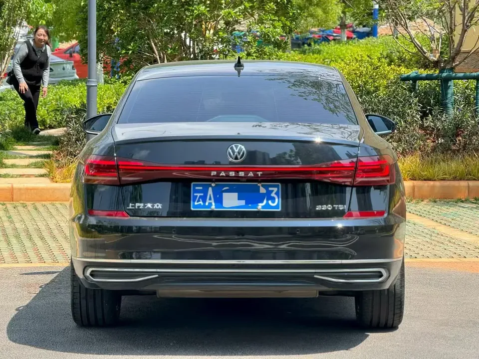 Volkswagen Passat Passat 2022 330TSI Deluxe Edition 2023 — миниатюра 3