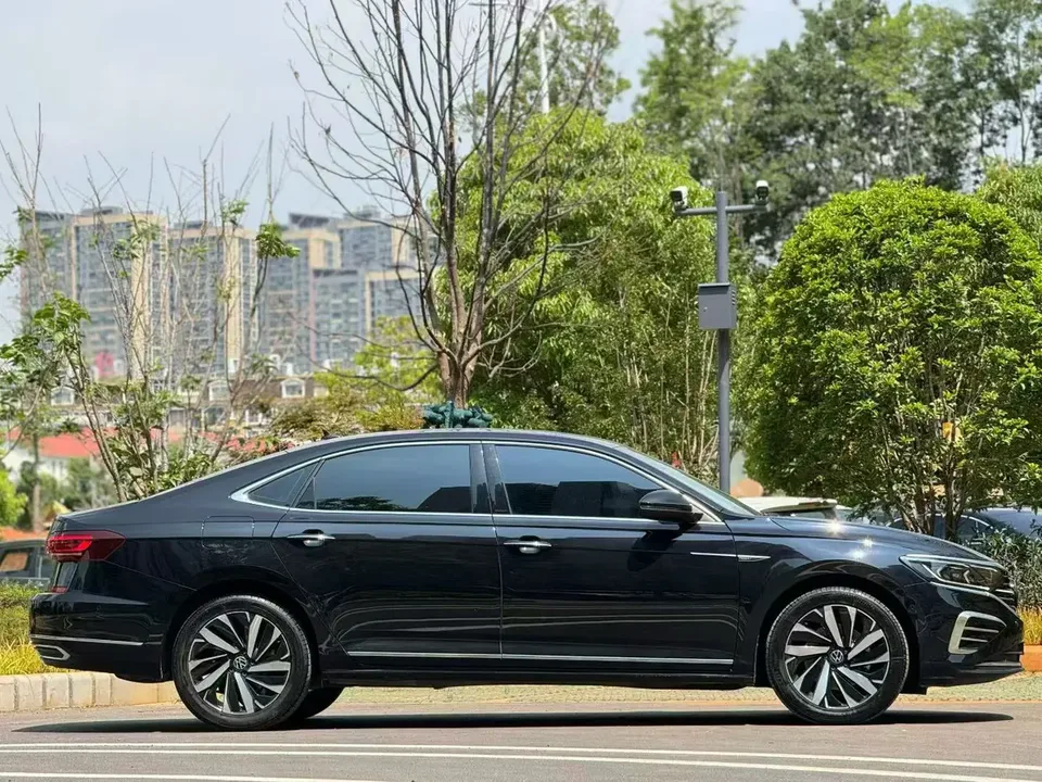 Volkswagen Passat Passat 2022 330TSI Deluxe Edition 2023 — миниатюра 5