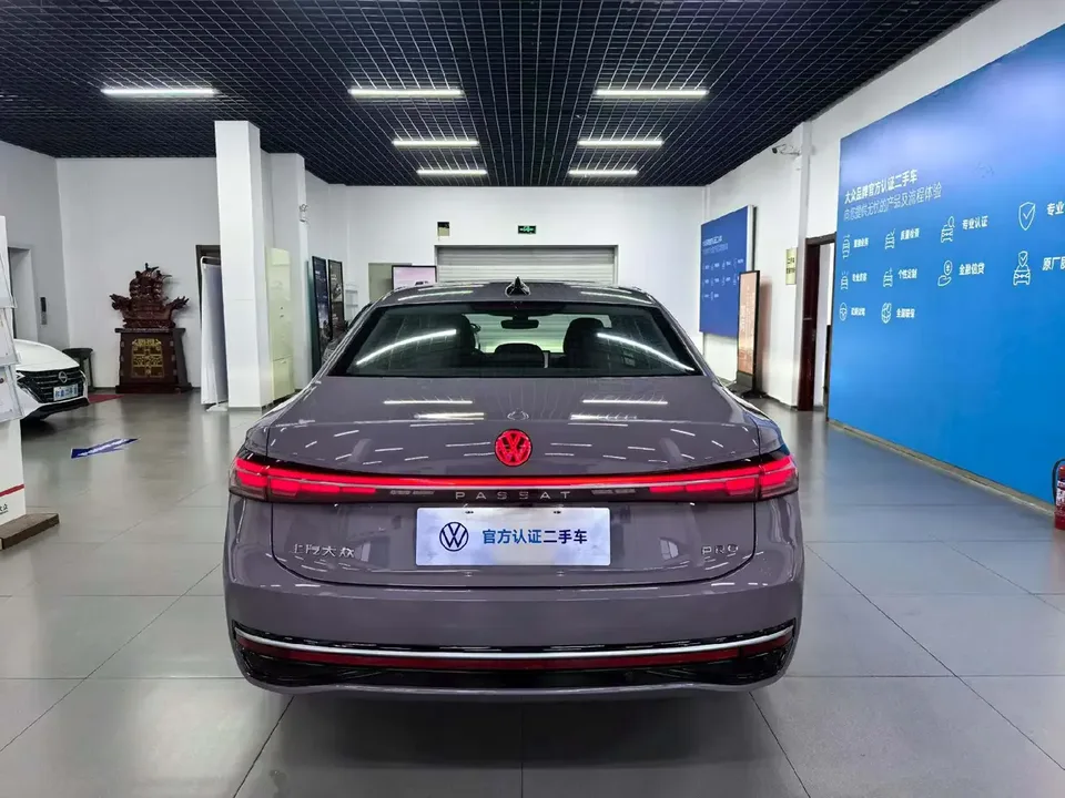 Volkswagen Passat Passat 2025 PRO 380TSI Dragon Edition 2024 — миниатюра 2