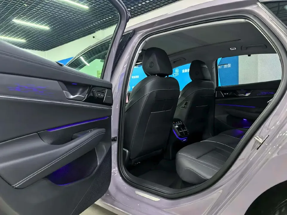Volkswagen Passat Passat 2025 PRO 380TSI Dragon Edition 2024 — миниатюра 3