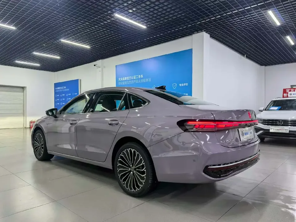 Volkswagen Passat Passat 2025 PRO 380TSI Dragon Edition 2024 — миниатюра 4