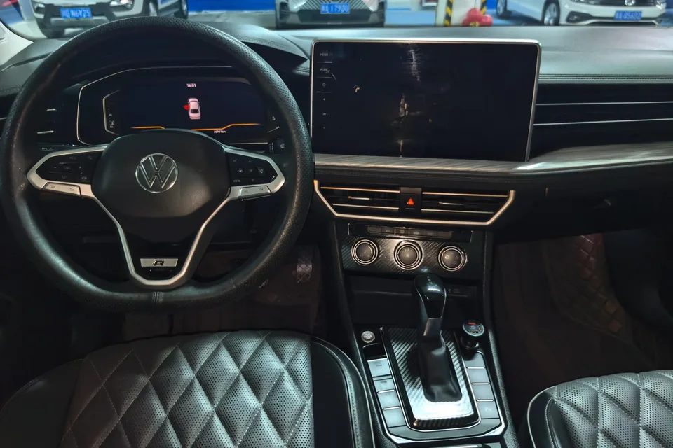 Volkswagen Sagitar 2023 Sagitar 300TSI DSG Beyond Edition 2023 — миниатюра 3