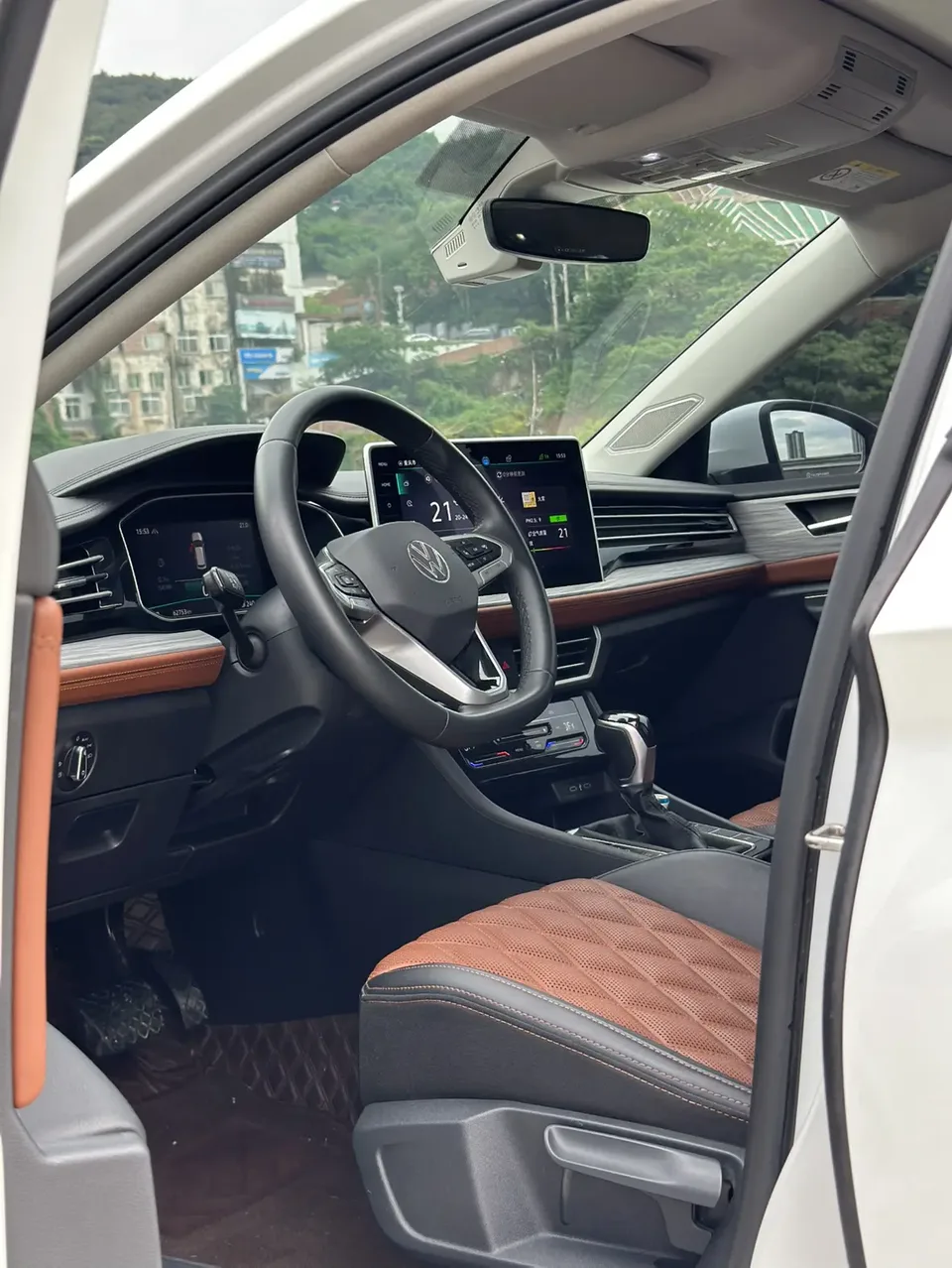 Volkswagen Sagitar 2023 Sagitar 200TSI DSG Flying Edition 2023 — миниатюра 5