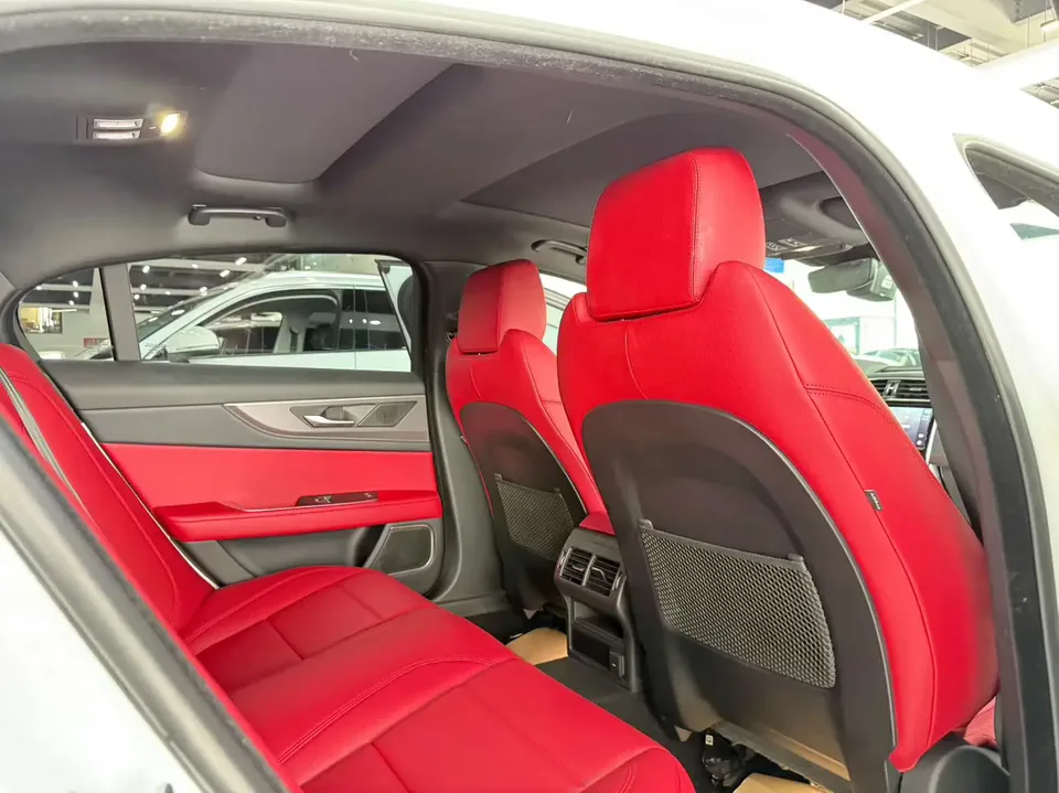 Jaguar XEL Jaguar XEL 2.0T 250PS R-DYNAMIC S Progressive Sports Edition 2023 — thumbnail 3
