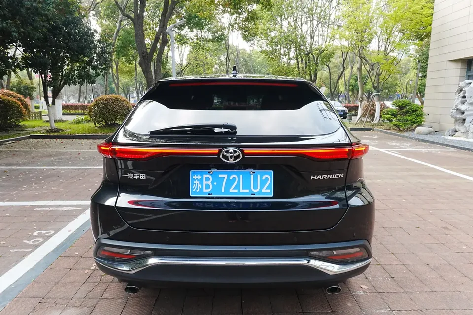 Toyota HARRIER Ling Fang HARRIER 2.0L CVT 2WD Premium Edition 2022 — thumbnail 2